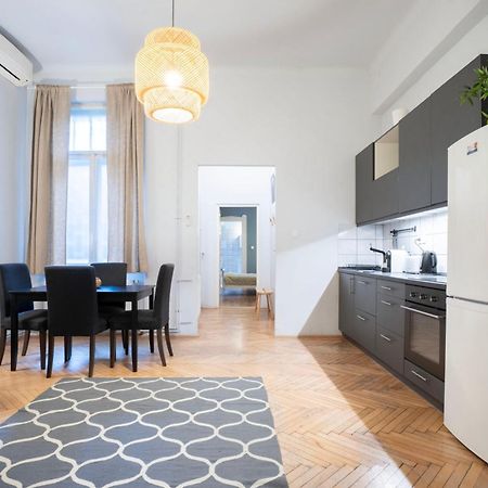 Super Comfort Apartment With 3 Rooms Next To Opera Budapešť Exteriér fotografie